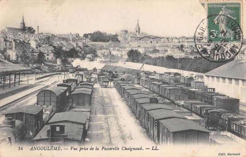 Carte postale ancienne Angouleme - Vue Prise De La Passerelle Chaignaud - Train à Angoulême