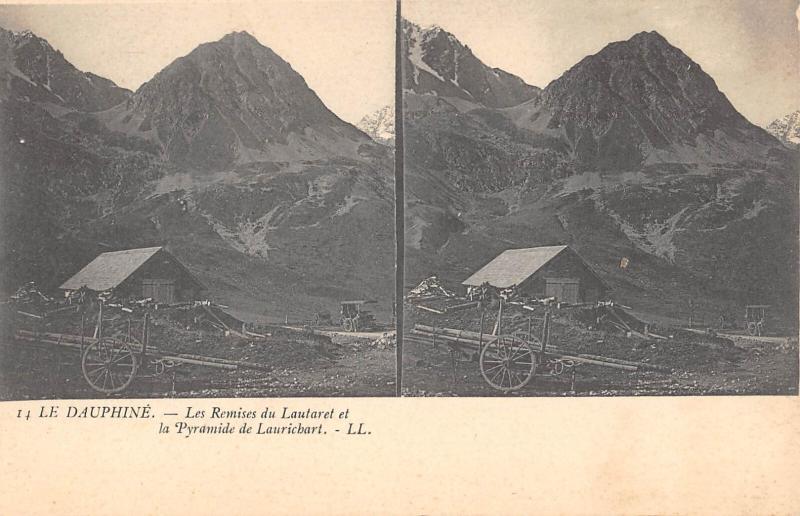 Carte postale ancienne Le Dauphine - Les Remises Du Lautaret Et La Pyramide De Laurichart