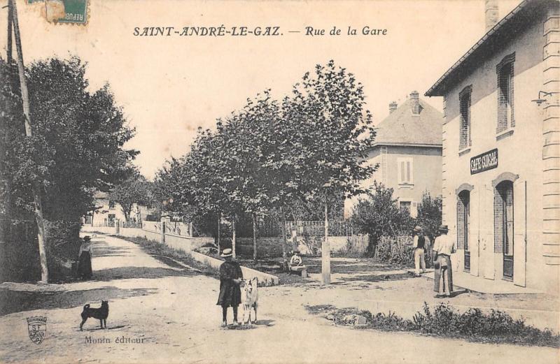 Carte postale ancienne Saint Andre Le Gaz - Rue De La Gare à Saint-André-le-Gaz