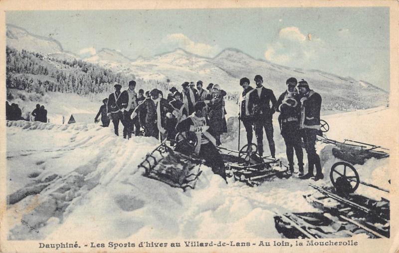 Carte postale ancienne Dauphine - Les Sports D'Hiver Au Villard De Lans - Au Loin - La Moucherol à Villard-de-Lans
