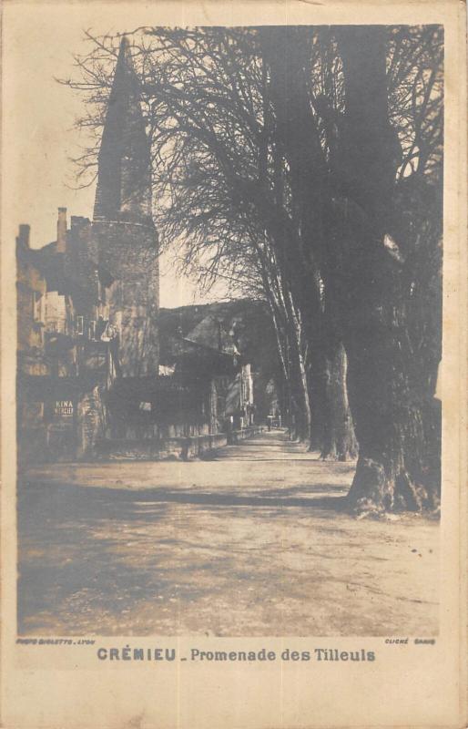 Carte postale ancienne Cremieu Promenade Des Tilleuls