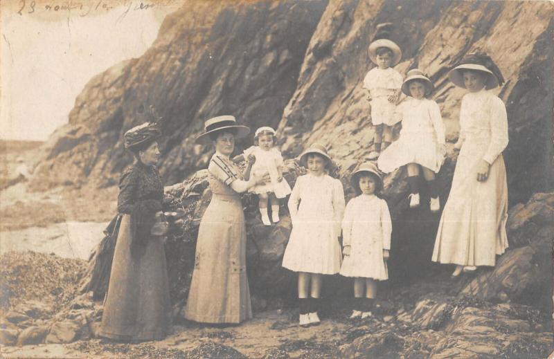 Carte postale ancienne Granville - Carte Photo - Situee Au Devant De La Carte à Granville