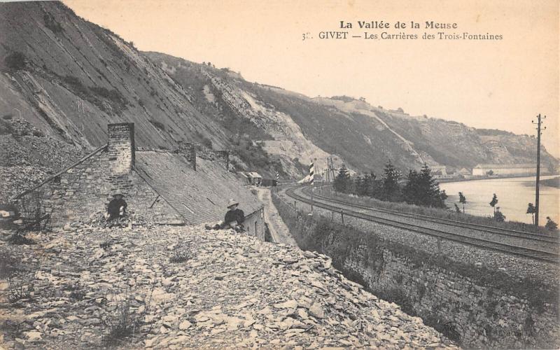 Carte postale ancienne Givet - Les Carrieres Des Trois Fontaines à Givet