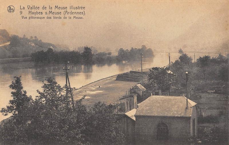 Carte postale ancienne Haybes Sur Meuse - Vue Pittoresque Des Bords De La Meuse à Haybes