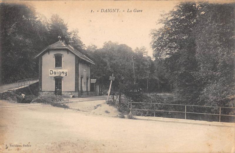 Carte postale ancienne Daigny - La Gare à Daigny