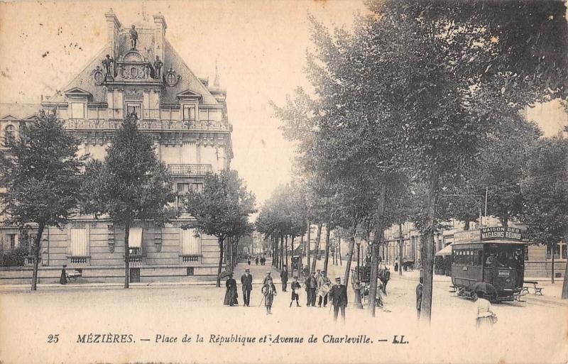 Carte postale ancienne Mezieres - Place De La Republique Et Avenue De Charleville