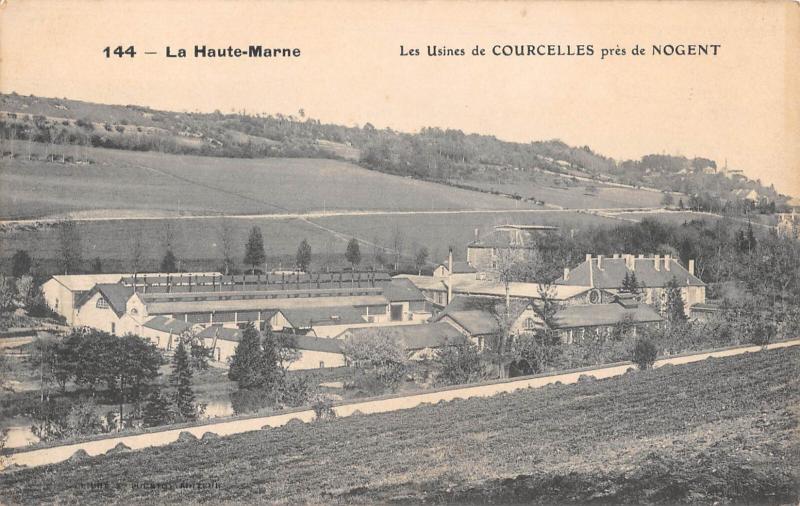 Carte postale ancienne Les Usines De Courcelles Pres De Nogent à Nogent