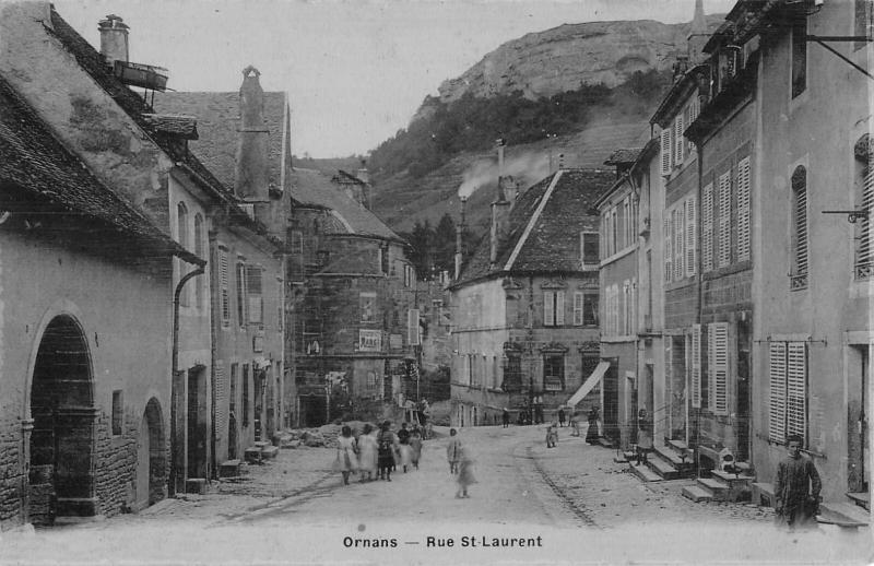 Carte postale ancienne Ornans - Rue Saint Laurent - cpa émail à Ornans