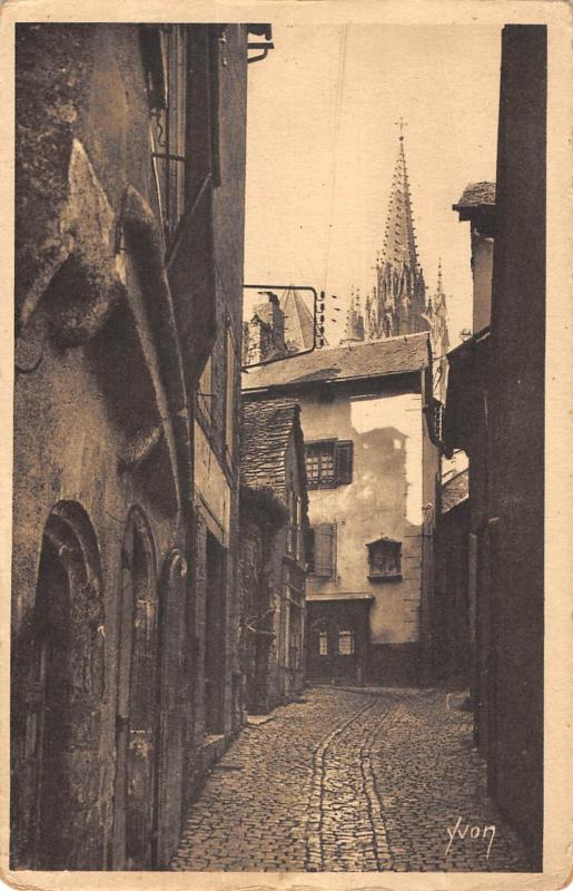 Carte postale ancienne Mende - Vieille Rue à Mende