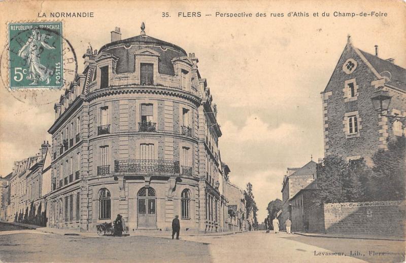Carte postale ancienne Flers - Perspective Des Rues D'Athis Et Du Champ De Foire à Flers