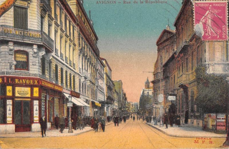 Carte postale ancienne Avignon - Rue De La Republique à Avignon