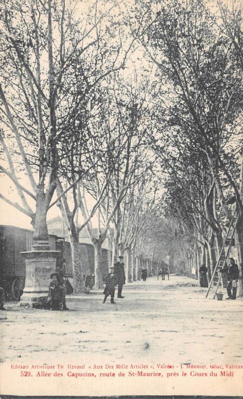 Carte postale ancienne Valreas - Allee Des Capucins - Route De Saint-Maurice - Pres Le Cours Du Mid à Valréas