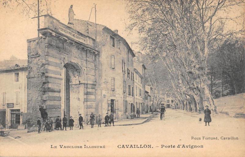 Carte postale ancienne Cavaillon - Porte D'Avignon à Cavaillon