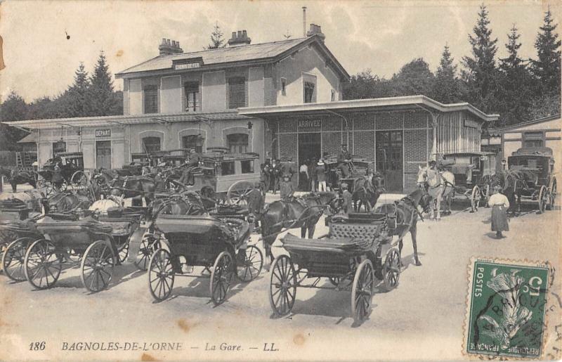 Carte postale ancienne Bagnoles De L'Orne - La Gare