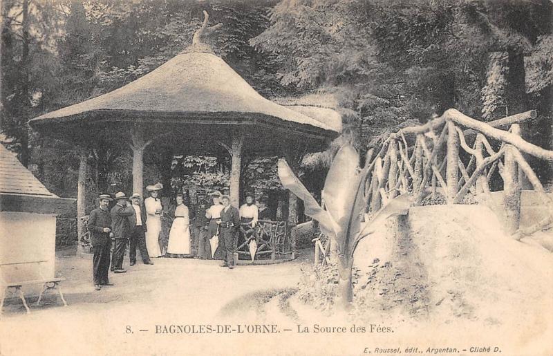 Carte postale ancienne Bagnoles De L'Orne - La Source Des Fees