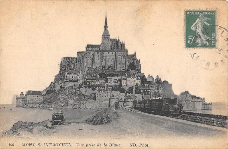 Carte postale ancienne Mont Saint Michel - Vue Prise De La Digue - Train