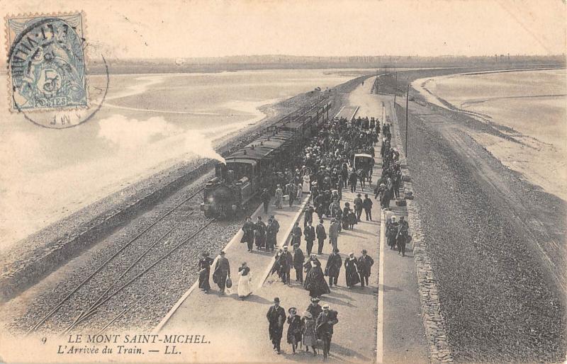 Carte postale ancienne Le Mont Saint Michel - L'Arrivee Du Train au Mont-Saint-Michel