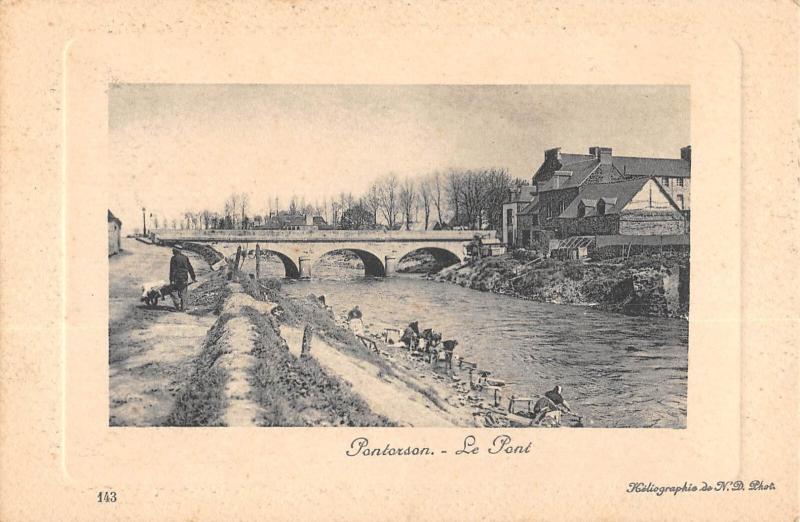 Carte postale ancienne Pontorson - Le Pont à Pontorson