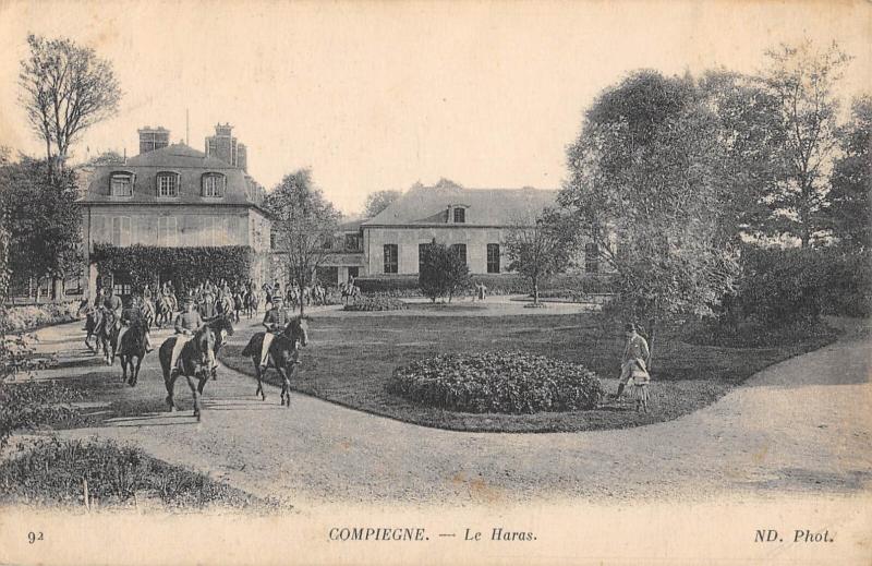 Carte postale ancienne Compiegne - Le Haras à Compiègne