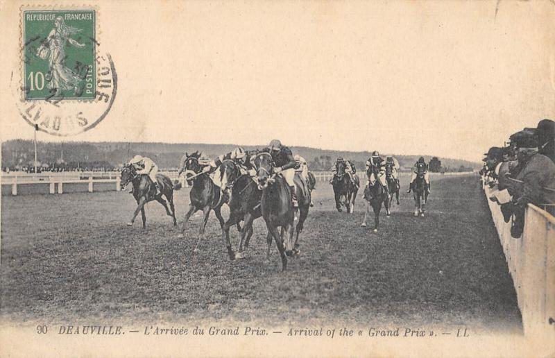 Carte postale ancienne Deauville - L'Arrivee Du Grand Prix à Deauville