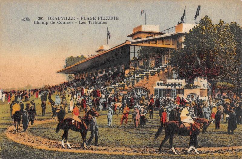 Carte postale ancienne Deauville - Champ De Courses - Les Tribunes à Deauville