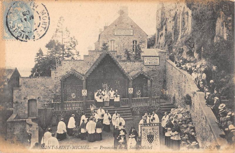 Carte postale ancienne Mont Saint Michel - Procession De La Saint Michel