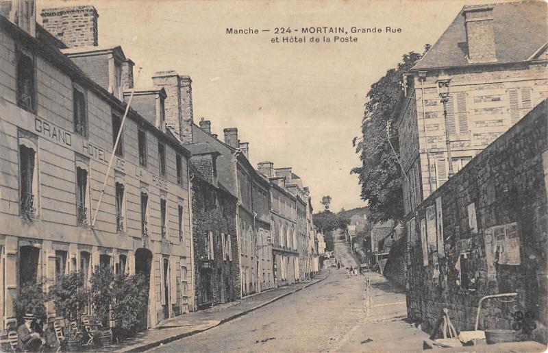 Carte postale ancienne Mortain - Grande Rue Et Hotel De La Poste