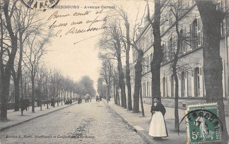 Carte postale ancienne Cherbourg - Avenue Carnot