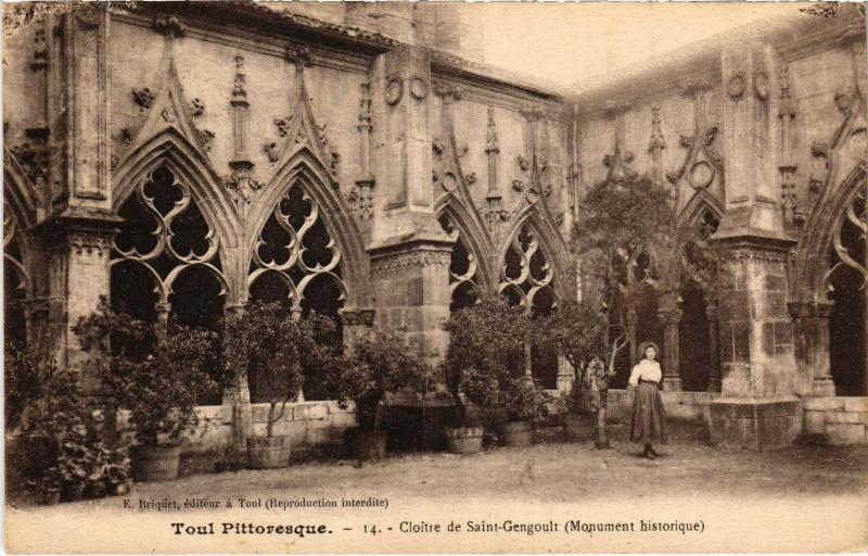 Carte postale ancienne Toul Cloitre de Saint-Gengoult