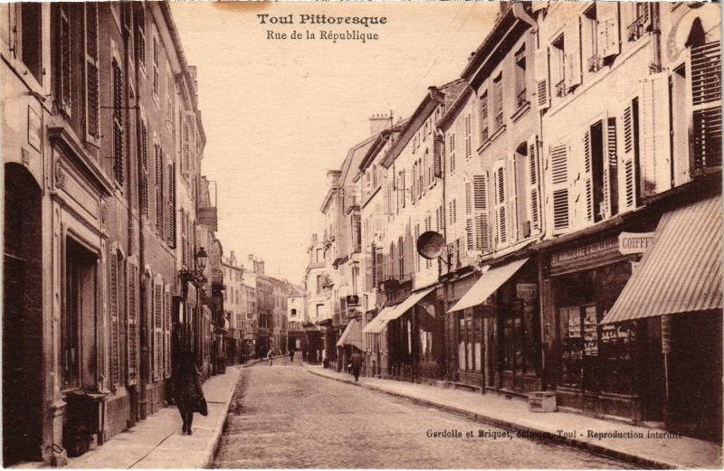 Carte postale ancienne Toul Rue de la Republique