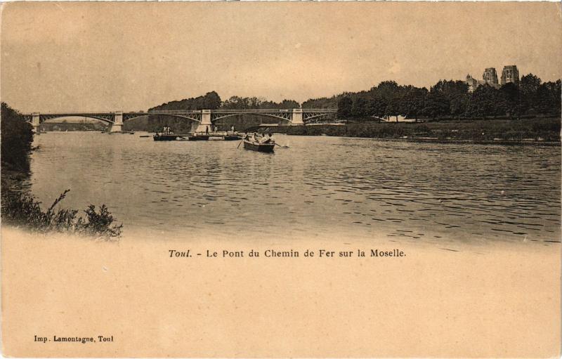 Carte postale ancienne Toul Pont du Chemin de fer