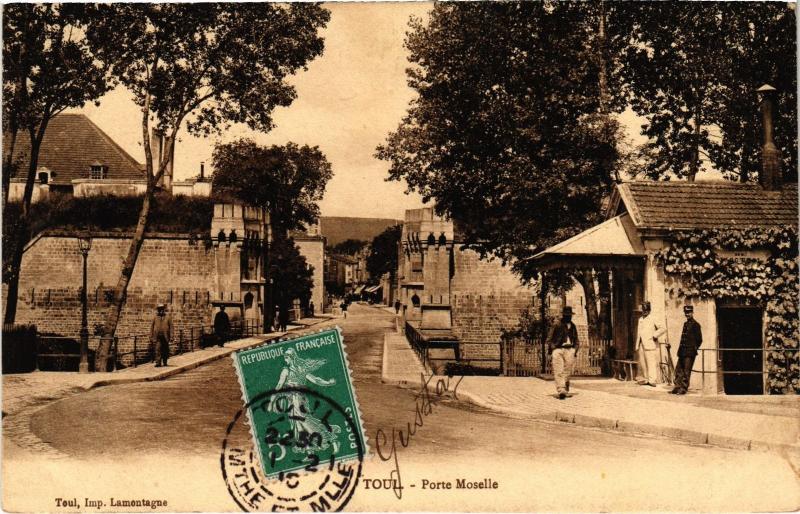 Carte postale ancienne Toul Porte Moselle