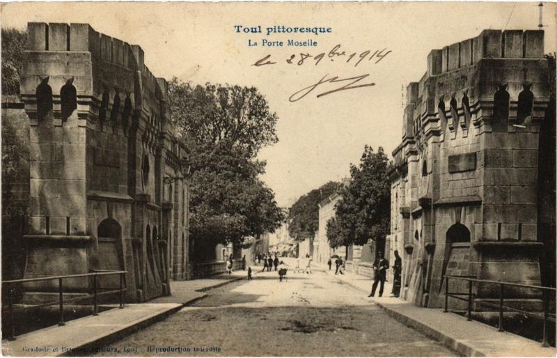 Carte postale ancienne Toul Porte Moselle