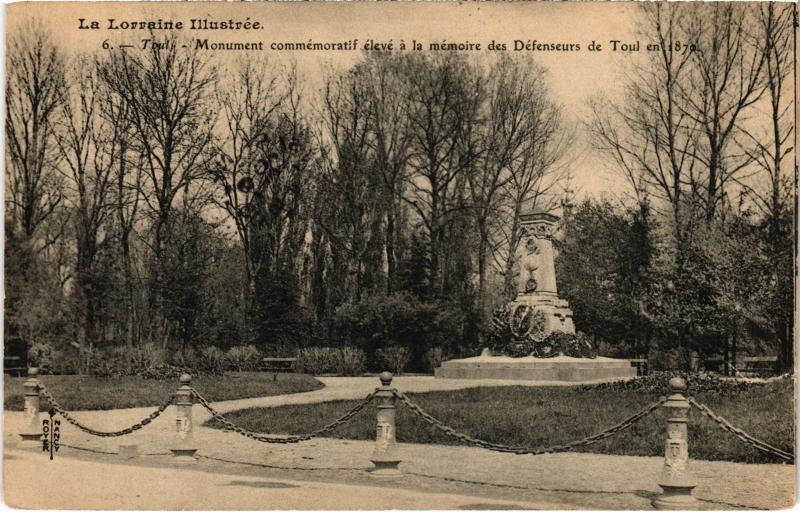 Carte postale ancienne Toul Monument des Defenseurs