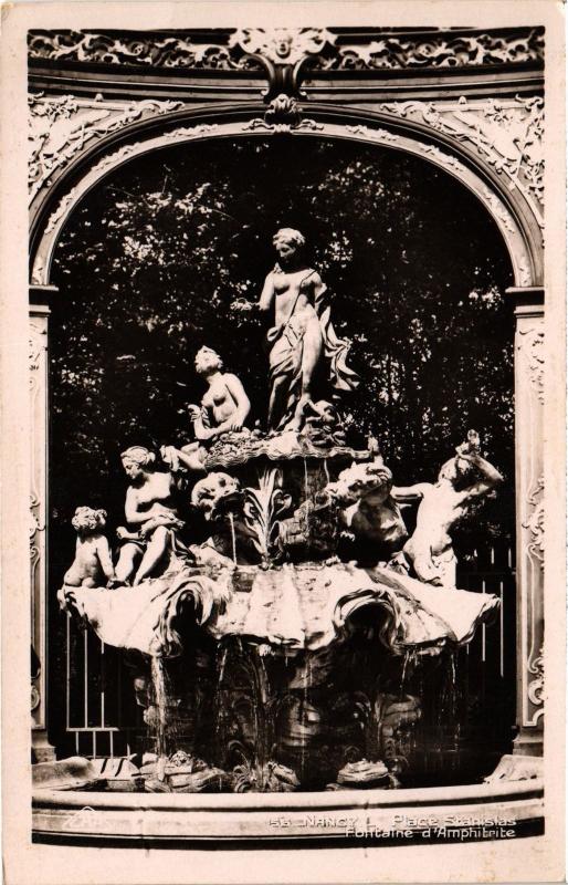 Carte postale ancienne Nancy Fontaine d'Amphitrite à Nancy
