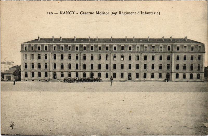 Carte postale ancienne Nancy Caserne Molitor à Nancy