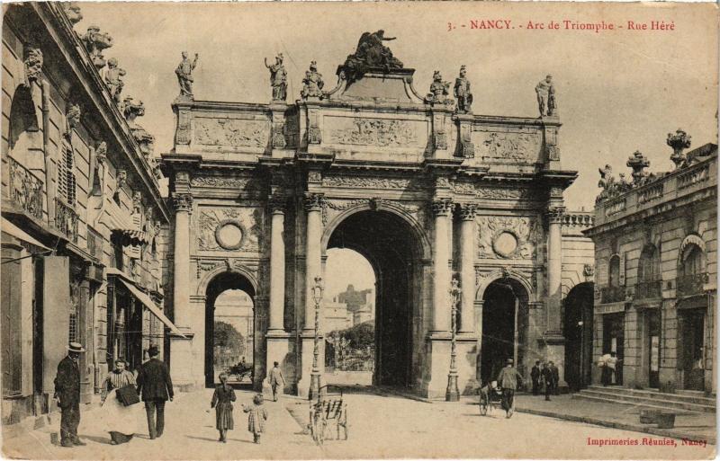 Carte postale ancienne Nancy Arc de Triomphe Rue Here à Nancy