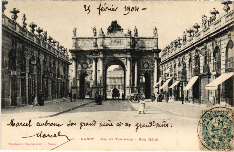 Carte postale ancienne Nancy Arc de Triomphe Rue Here à Nancy