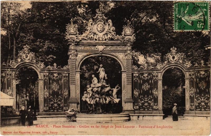 Carte postale ancienne Nancy Place Stanislas Fontaine d'Amphitrite à Nancy