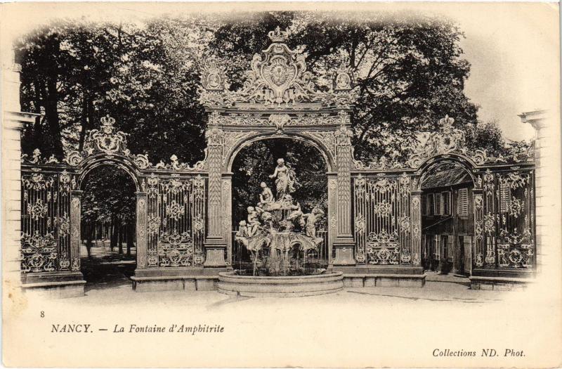 Carte postale ancienne Nancy Fontaine d'Amphitrite à Nancy