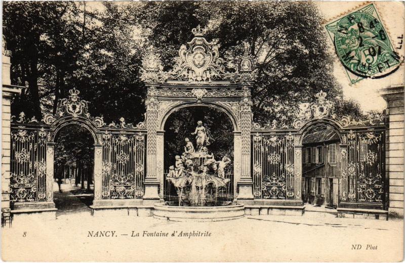 Carte postale ancienne Nancy Fontaine d'Amphitrite à Nancy