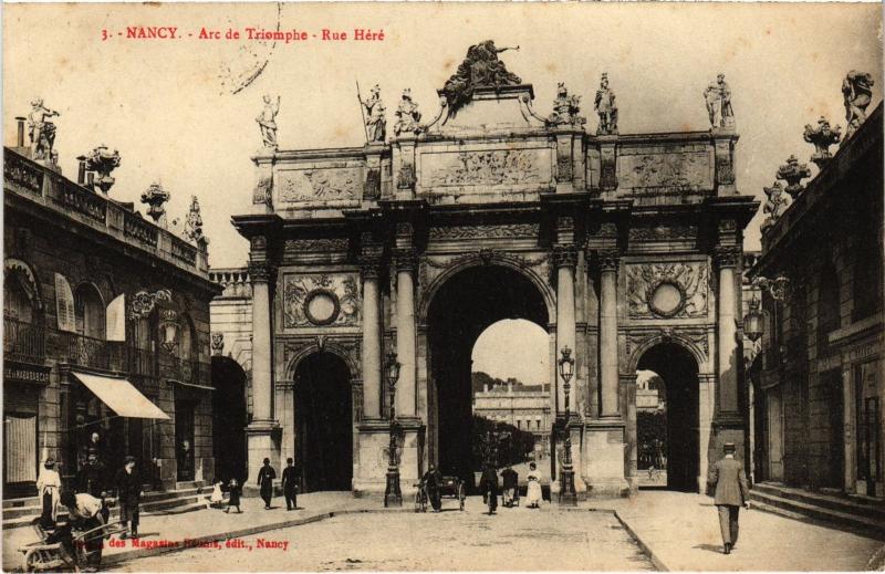 Carte postale ancienne Nancy Arc de Triomphe Rue Here à Nancy