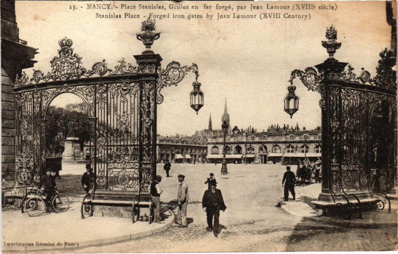 Carte postale ancienne Nancy Place Stanislas Grilles Jean Lamour à Nancy