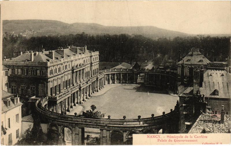 Carte postale ancienne Nancy Hemicycle de la Carriere à Nancy