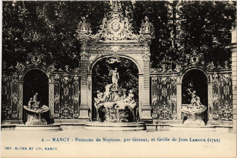 Carte postale ancienne Nancy Fontaine de Neptune à Nancy