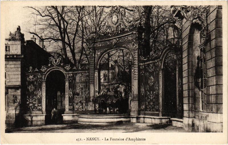 Carte postale ancienne Nancy Fontaine d'Amphitrite à Nancy