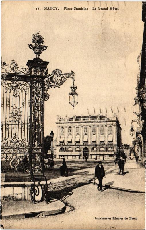 Carte postale ancienne Nancy Place Stanislas Grand Hotel à Nancy