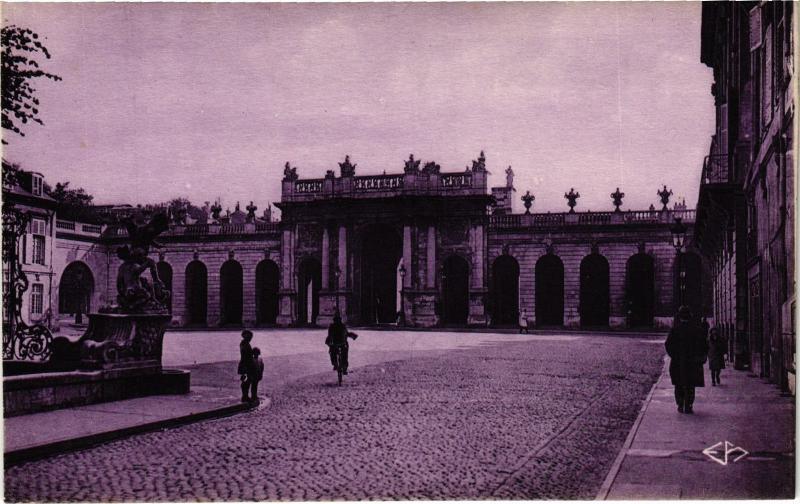 Carte postale ancienne Nancy Arc de Triomphe à Nancy