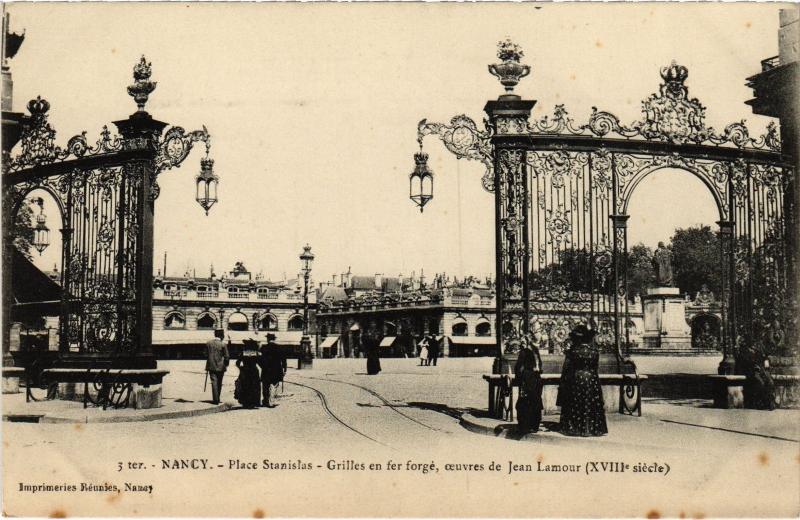 Carte postale ancienne Nancy Place Stanislas Grilles en fer forge à Nancy