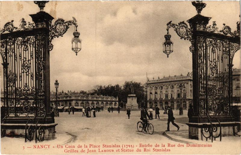 Carte postale ancienne Nancy Place Stanislas entree de la Rue des Diminicains à Nancy